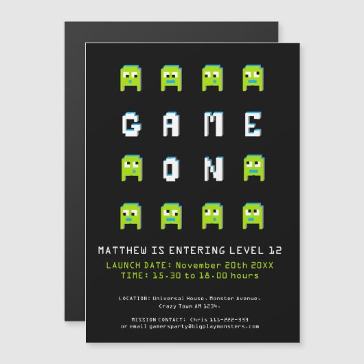 12歳の誕生日パーティーでグリーンゲームを楽しむ マグネット招待状 (正面/裏面)