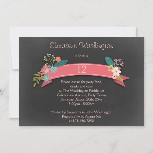 12番目の誕生日ピンクのバナーフラワーズチャルクボード 招待状 (裏面)