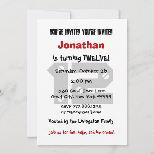 12番目の誕生日モダンの白10代の黒の模様 招待状 (裏面)