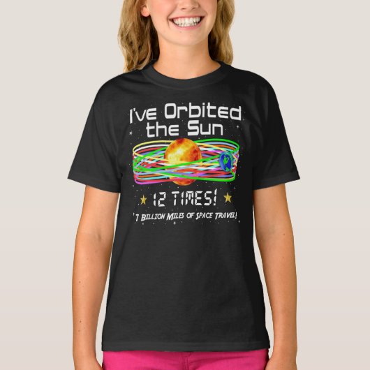 12誕生日!太陽の12番目の軌道！ギフトTシャツ Tシャツ (正面)