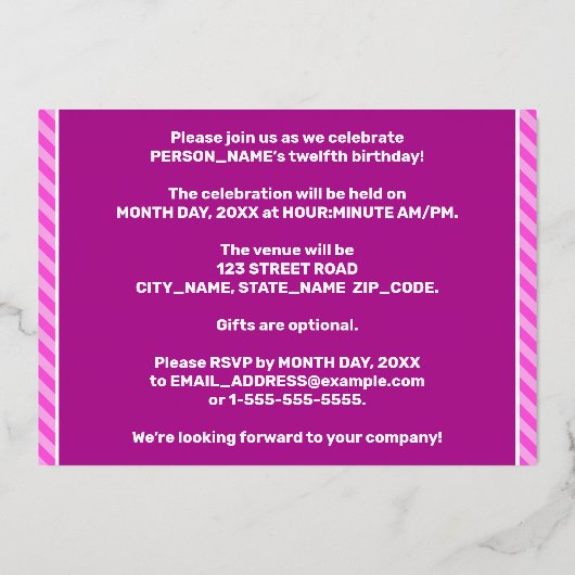 12th Birthday Party — はっきりした、おもしろい、ピンクストライプ色12 箔招待状 (裏面)