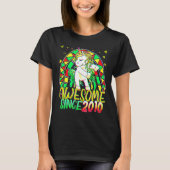 12th Birthday Rainbow 12 Year Old Flossing Unicorn Tシャツ (正面)