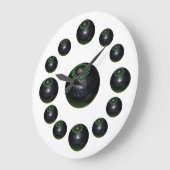 13個の黒い芝生のボウル ラージ壁時計 (傾斜)