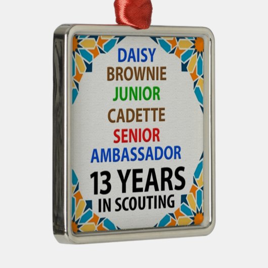 13年のスカウティングで女の子を探すメタルオーナメント メタルオーナメント (右)