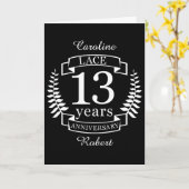 13年目の伝統的な結婚記念日のレース、結婚13周年を祝うためのデザイン カード (黄色い花)