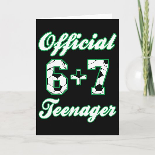 13歳の誕生日おめでとう 公式ティーンサッカー ユーモア 6+7 男子 カード (正面)