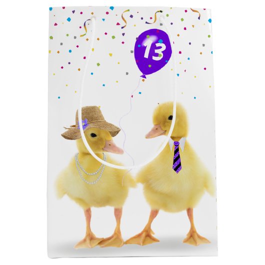 13歳の誕生日を祝うあひるの赤ちゃんペアとバルーン ミディアムペーパーバッグ (正面)