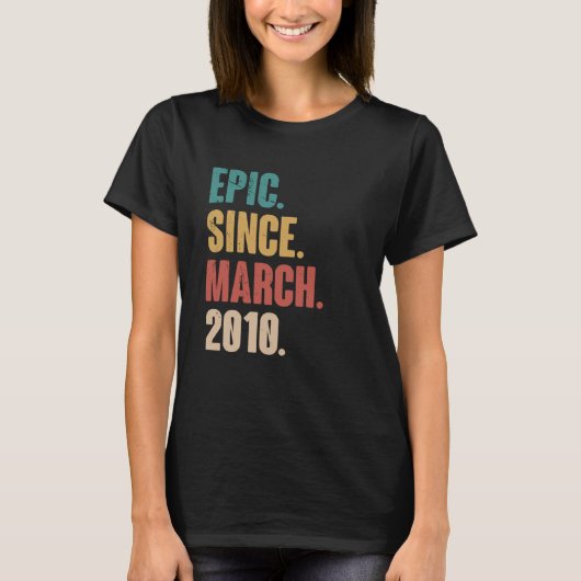 13歳ヴィンテージ2010誕生日13番目の装飾 Tシャツ (正面)