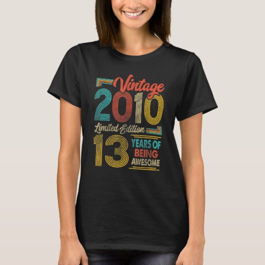 13歳ヴィンテージ2010 13誕生日 Tシャツ (正面)