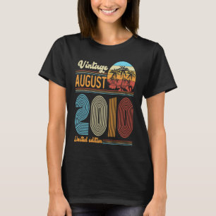 13歳誕生日ヴィンテージ威厳がある2010女の子B Tシャツ