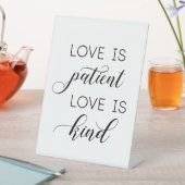 13結婚:4-8節の愛は親切である 台座サイン (インサイチュ)