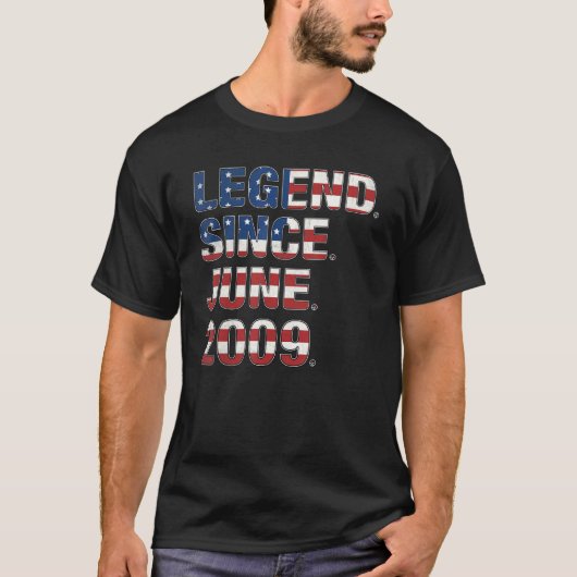 13誕生日伝説2009年6月以来アメリカ国旗13Y Tシャツ (正面)