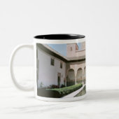 1333年に始まるギンバイカの裁判所 ツートーンマグカップ (左)