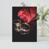 1362-ウェディングリングの赤いバラ 招待状 (スタンド正面)