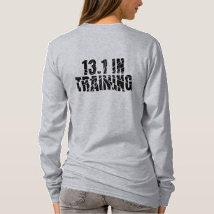 13.1トレーニング中ハーフマラソンランナー割れたガラス Tシャツ