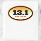 13.1ハーフマラソンブラックとオレンジ色の楕円形 楕円形シール (バッグ)