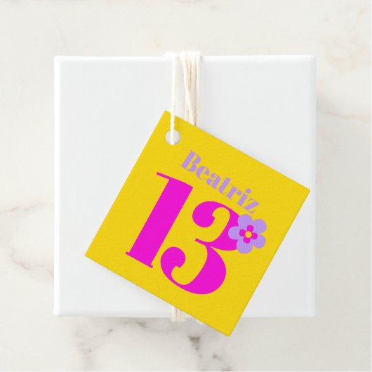 13th誕生日パーティーの女の子ピンク黄色の紫 フェイバータグ (インサイチュ)