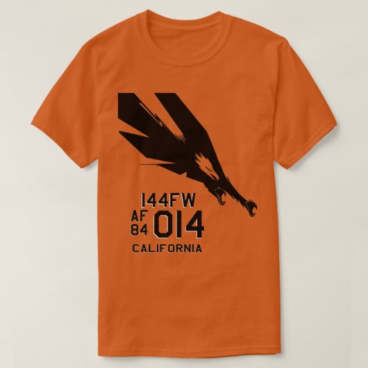 144th FWファイターウィングF15軍隊パイロットカリフォルニ Tシャツ (デザイン正面)