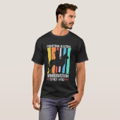 1492年以来の移民との戦い レトロネイティブアメリカン Tシャツ (正面フル)