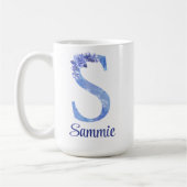 15オンス　ブルーと花の水彩　モノグラム入り コーヒーマグカップ (左)