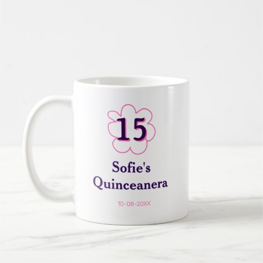 15歳のクィンセañera お誕生日おめでとう ピンク 紫の日付 コーヒーマグカップ (左)