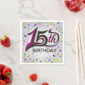 15歳の誕生日メッセージ パーティーのコンフェッティ付き スタンダードカクテルナプキン (インサイチュ)