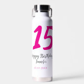 15th誕生日quienenera追加の日付の年ピンクのテンプレート ウォーターボトル (正面)