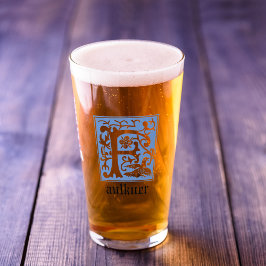 16世紀の神話の生き物の装飾首都F タンブラーグラス