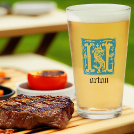 16世紀の神話の生き物の装飾首都N タンブラーグラス