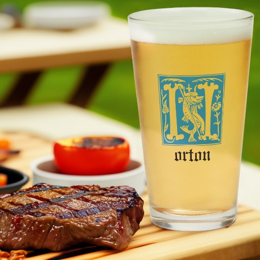 16世紀の神話の生き物の装飾首都N タンブラーグラス