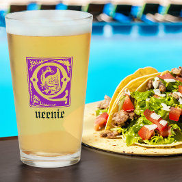 16世紀の神話の生き物の装飾首都Q タンブラーグラス