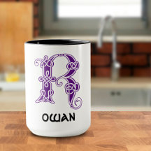 16世紀ケルト結び目模様装飾首都R