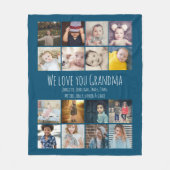 16枚の写真のコラージュとパーソナライズされた文字 フリースブランケット (正面)