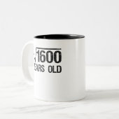 1600のおもしろい数学問題の平方根が40番目に等しい ツートーンマグカップ (正面左)