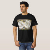1630年のヘンドリック・ホンディウスによる古地図 Tシャツ (正面フル)