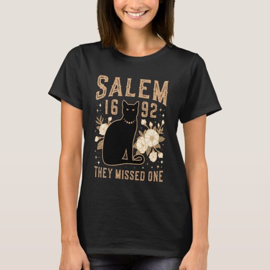 1692年 逃したのは1枚だけセーラムの魔女裁判 黒 Tシャツ (正面)