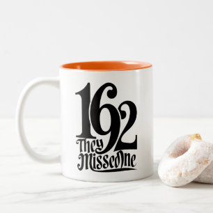 1692彼ら恋しく思は一つの魔女ハロウィン不気味シーズン ツートーンマグカップ