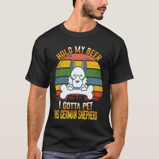 16 ビール置いて ドイツ牧羊犬を撫でさせて Tシャツ (正面)