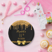 16th誕生日パーティーブラック金ゴールドボウグリッタードリップ ペーパープレート (パーティー)