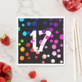 17誕生日レインボンドットオンブラック スタンダードランチョンナプキン (インサイチュ)