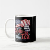 1773年から紅茶をこぼしまくるアメリカ独立記念日  コーヒーマグカップ (左)