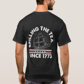 1773年から紅茶をこぼし続けてきたTシャツデザイン Tシャツ (裏面)