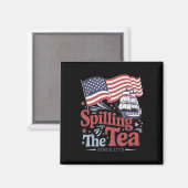 1773年から紅茶をこぼし続けるアメリカ独立記念日ジョーク マグネット (正面/裏面)