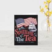 1773年から紅茶をこぼし続けるアメリカ独立記念日  カード (黄色い花)