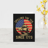 1773年から紅茶をこぼし続ける4th July面白グッズ アメリカ生まれの自由 カード (黄色い花)