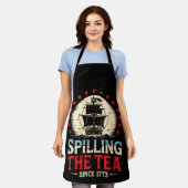 1773年から紅茶をこぼし続ける アメリカ独立記念日 ヴィンテージ エプロン (着用した状態)