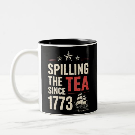 1773年から紅茶を溢す7月4日の愛国心  ツートーンマグカップ (左)