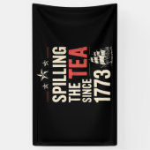 1773年の愛国心から7月4日にお茶を注ぐ 横断幕 (縦)