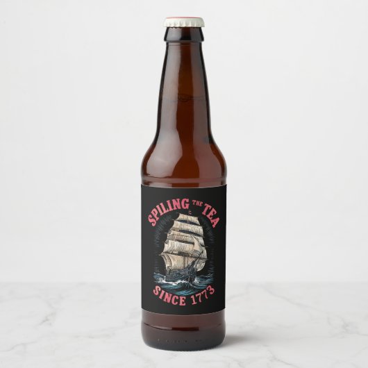 1773年7月4日から紅茶をこぼすこと ビールラベル (正面)