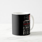 1776アメリカ国旗We The People It Need To Be Re コーヒーマグカップ (正面右)